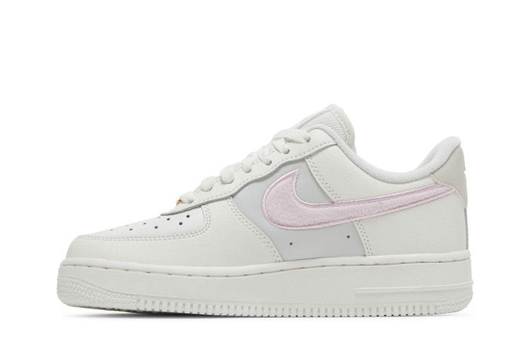 Кроссовки Nike Wmns Air Force 1 '07 'Chenille Swoosh'