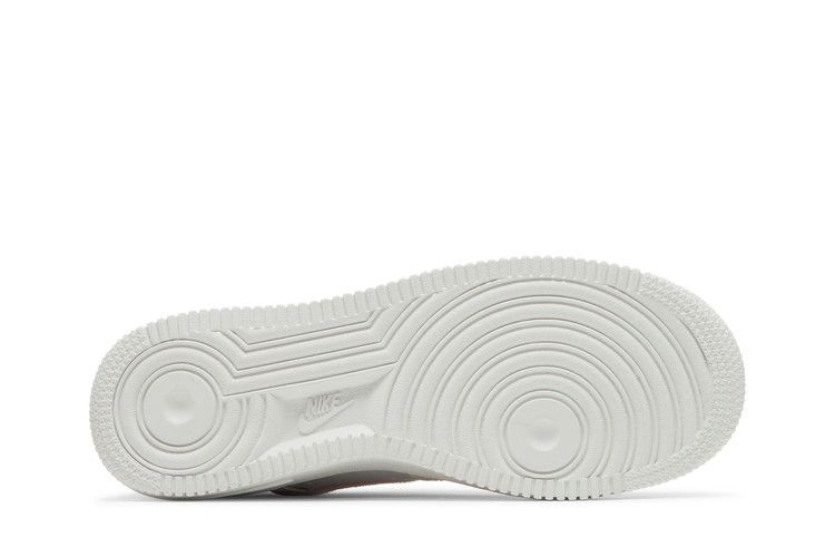 Кроссовки Nike Wmns Air Force 1 '07 'Chenille Swoosh'