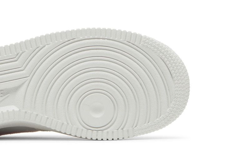 Кроссовки Nike Wmns Air Force 1 '07 'Chenille Swoosh'