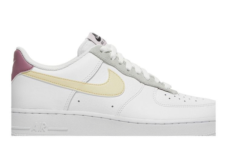 Кроссовки Nike Wmns Air Force 1 '07 Essential 'White Lemon Drop'