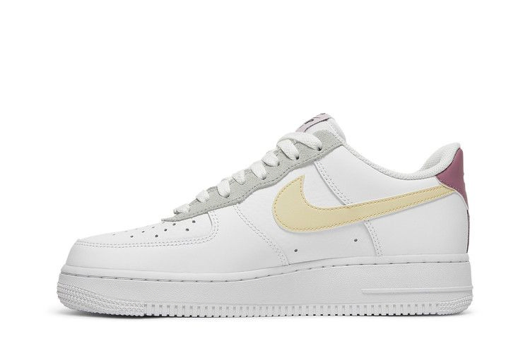 Кроссовки Nike Wmns Air Force 1 '07 Essential 'White Lemon Drop'