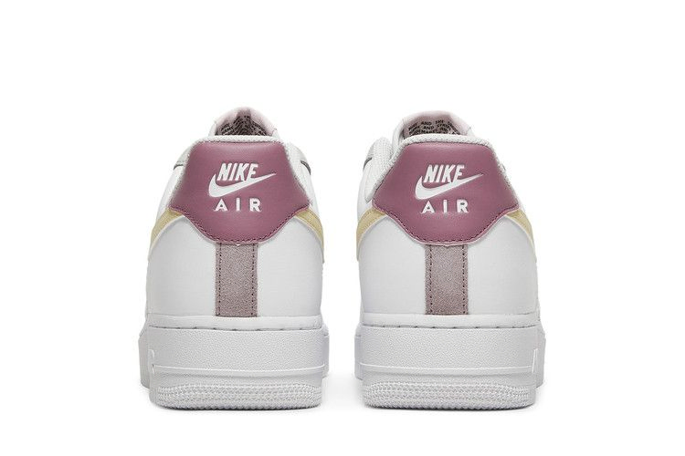 Кроссовки Nike Wmns Air Force 1 '07 Essential 'White Lemon Drop'