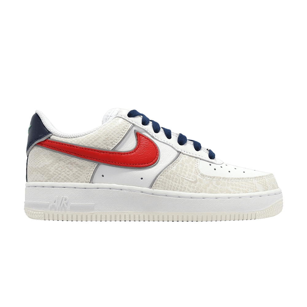 Кроссовки Nike Wmns Air Force 1 '07 LX 'Just Do It - White University Red Snakeskin'