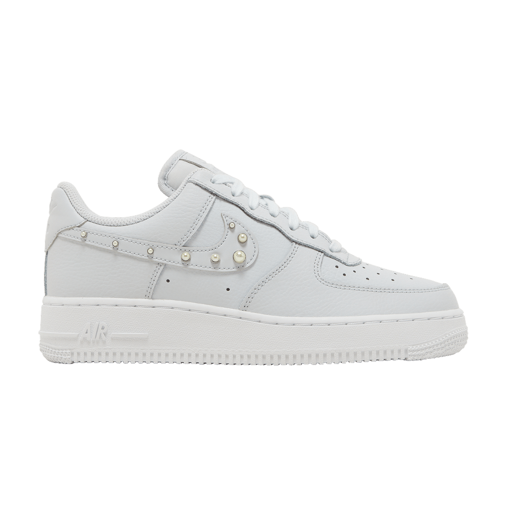 Кроссовки Nike Wmns Air Force 1 07 SE 'Pearl Swoosh - Pure Platinum'