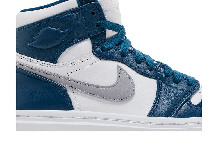 Кроссовки Wmns Air Jordan 1 Elevate High 'Sky J French Blue'