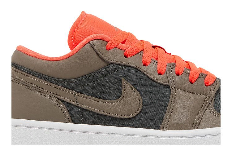 Кроссовки Wmns Air Jordan 1 Low SE 'Black Olive Bright Crimson'