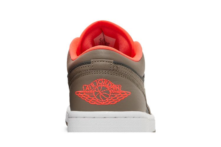 Кроссовки Wmns Air Jordan 1 Low SE 'Black Olive Bright Crimson'