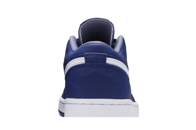 Кроссовки Wmns Air Jordan 1 Low SE 'Deep Royal Blue'