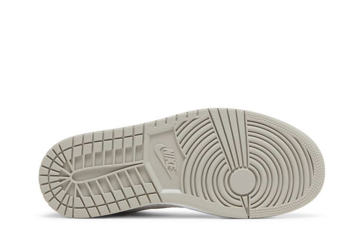 Кроссовки Wmns Air Jordan 1 Low SE 'Light Iron Ore'