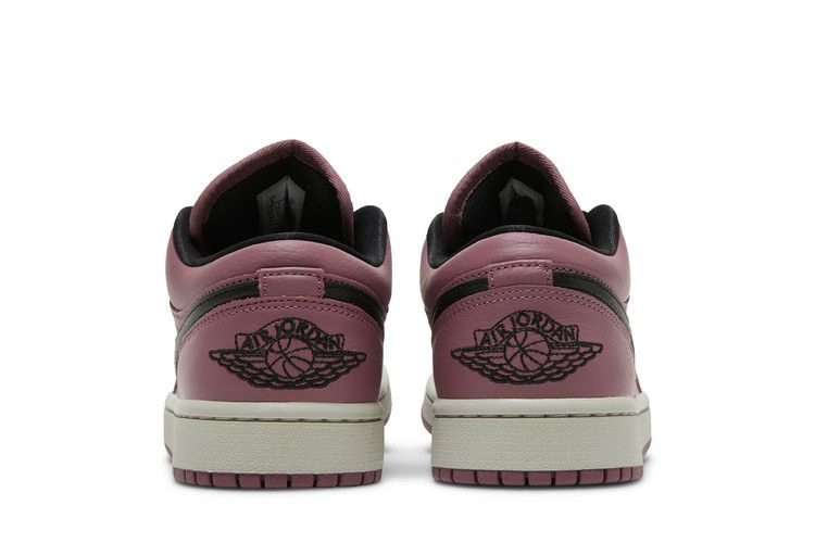 Кроссовки Wmns Air Jordan 1 Low SE 'Light Mulberry'