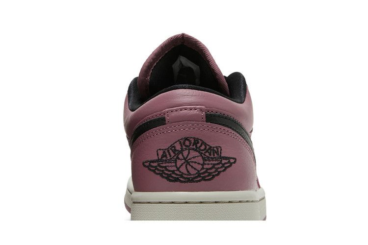Кроссовки Wmns Air Jordan 1 Low SE 'Light Mulberry'