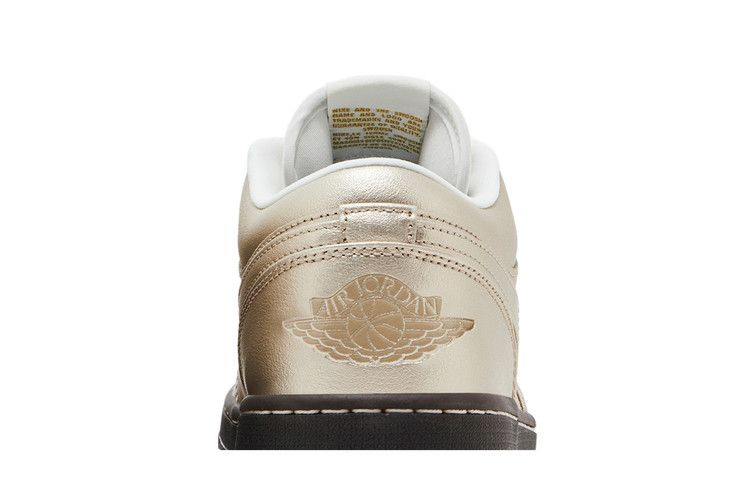Кроссовки Wmns Air Jordan 1 Low SE 'Metallic Zinc'