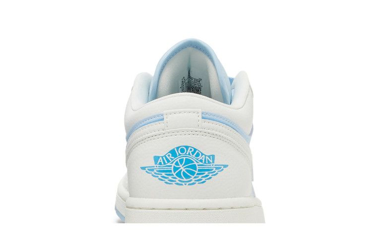 Кроссовки Wmns Air Jordan 1 Low SE 'Reverse Ice Blue'