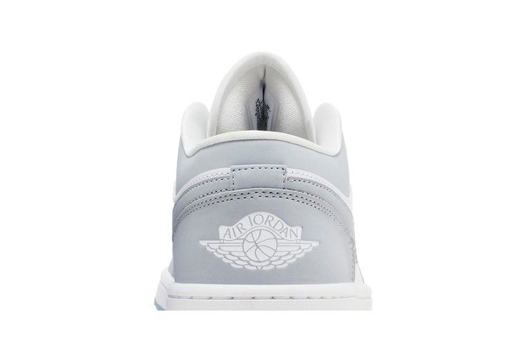 Кроссовки Wmns Air Jordan 1 Low 'White Wolf Grey' 2024