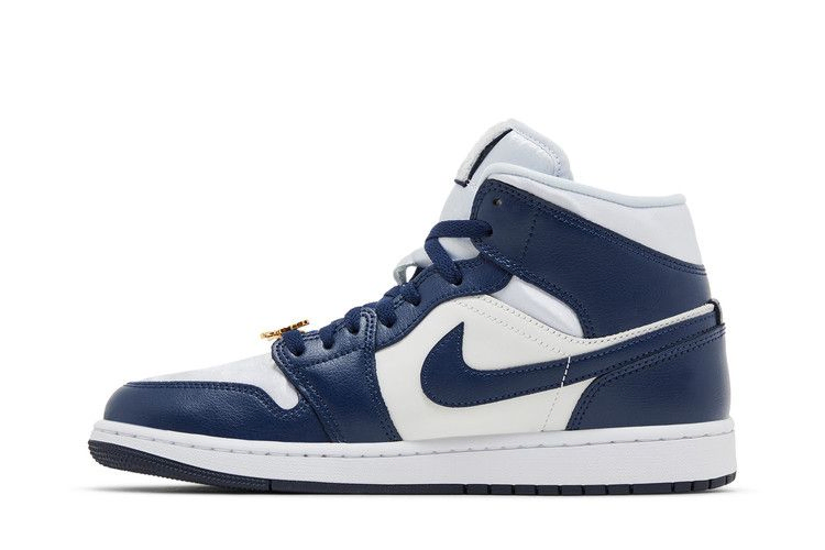 Кроссовки Wmns Air Jordan 1 Mid 'Midnight Navy Gold Charms'