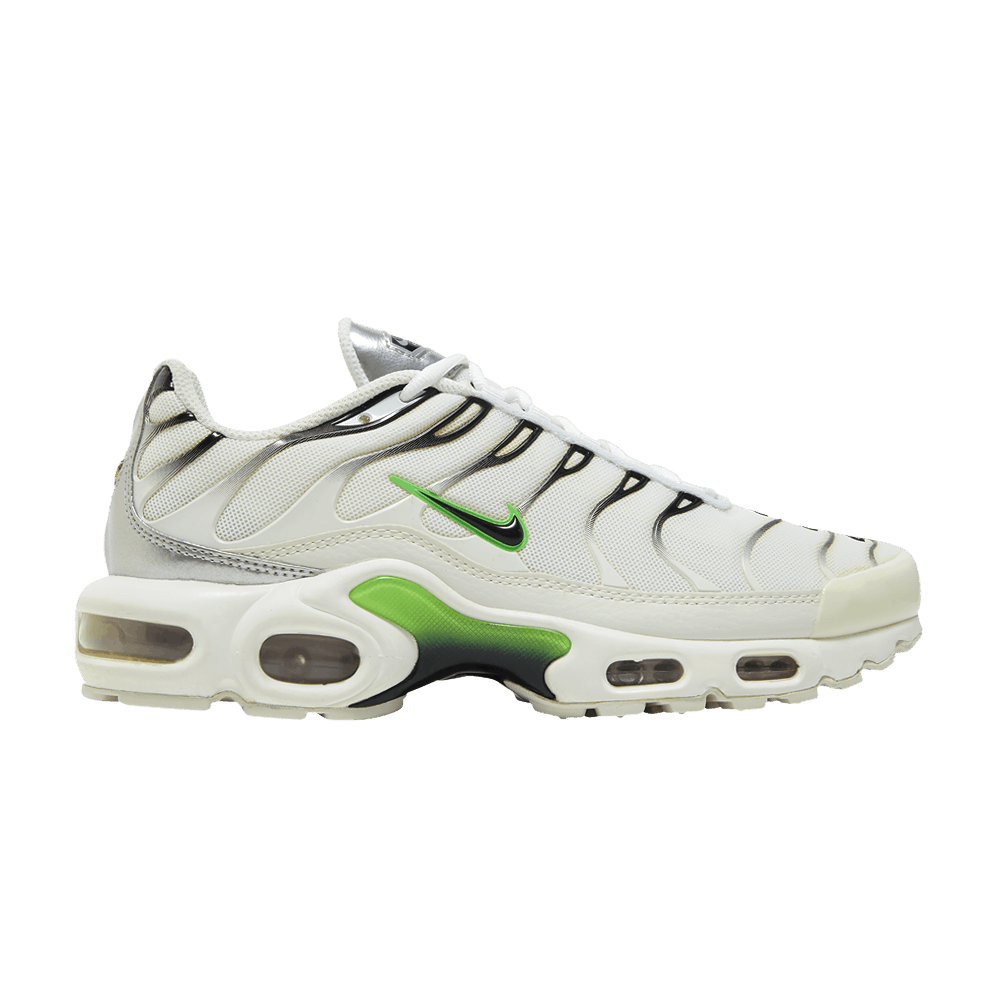 wmns-air-max-plus-white-green-strike-dn6997-100