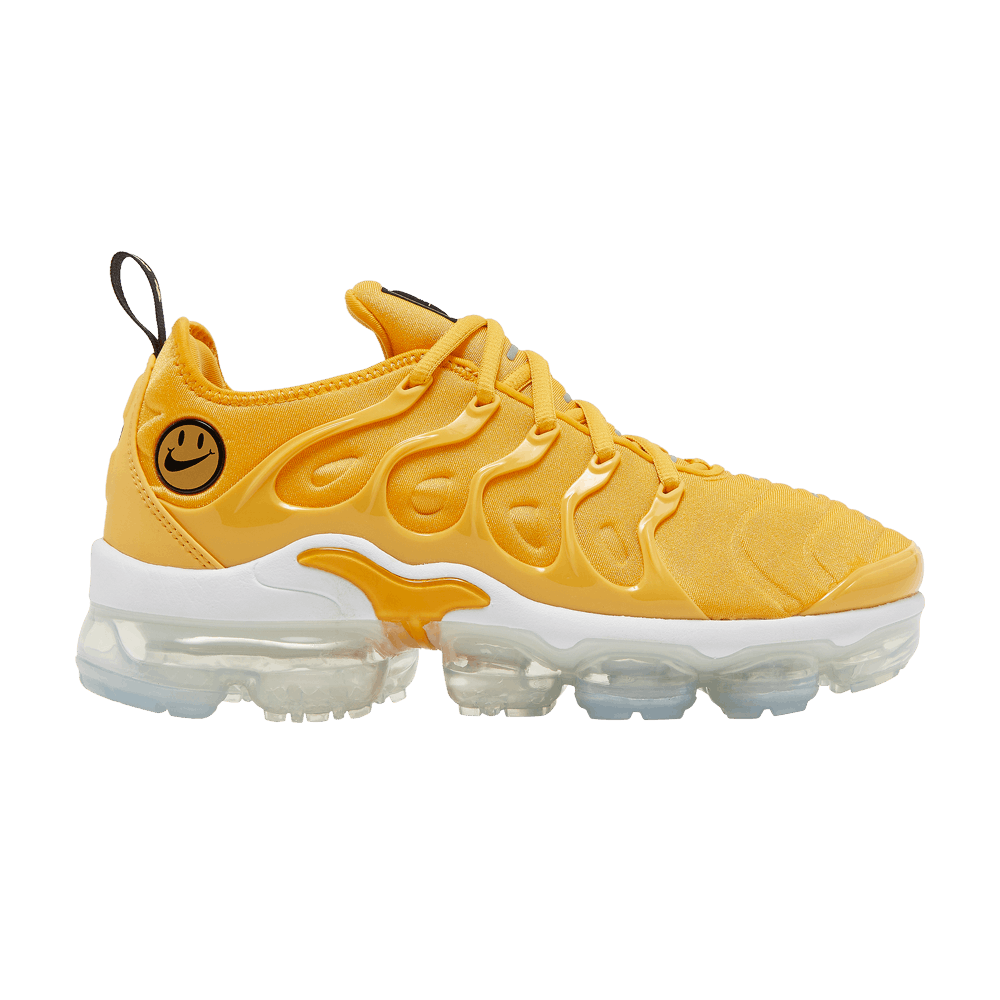 wmns-air-vapormax-plus-go-the-extra-smile-do5874-700
