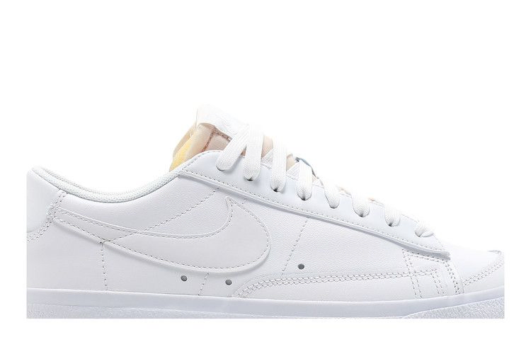 Кроссовки Nike Wmns Blazer Low Platform 'Triple White'