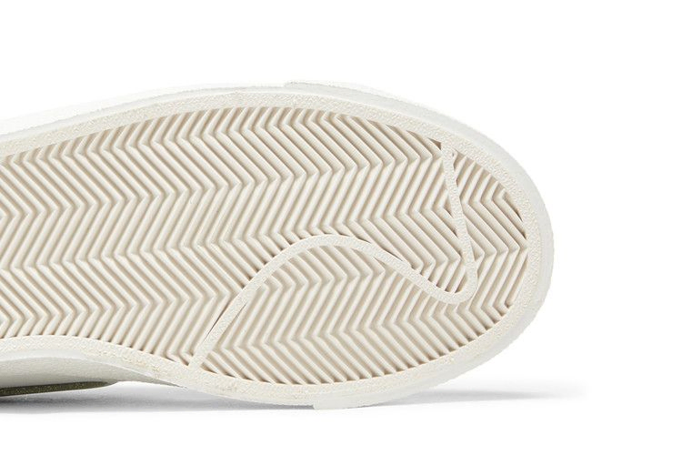 Кроссовки Nike Wmns Blazer Mid '77 Essential 'Glitter Swoosh - Dusty Sage'