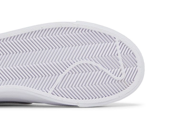 Кроссовки Nike Wmns Blazer Mid '77 'Purple Glitter'