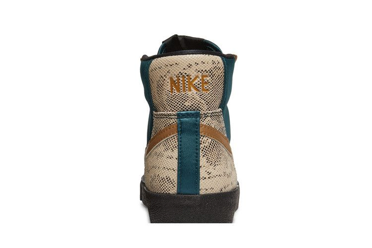 Кроссовки Nike Wmns Blazer Mid '77 'Lucha Libre'