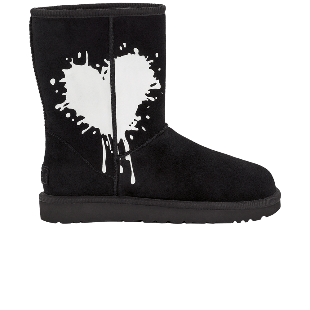 wmns-classic-short-boot-black-graphic-1128173-blk