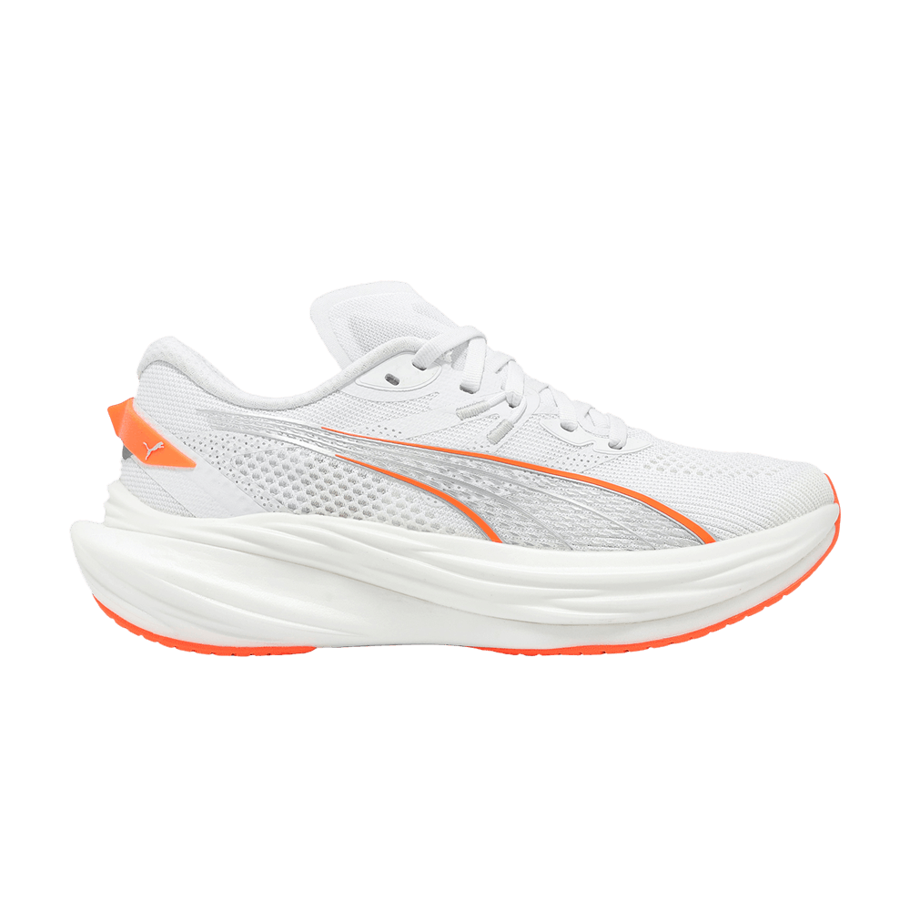 wmns-deviate-nitro-3-white-glowing-red-309708-16