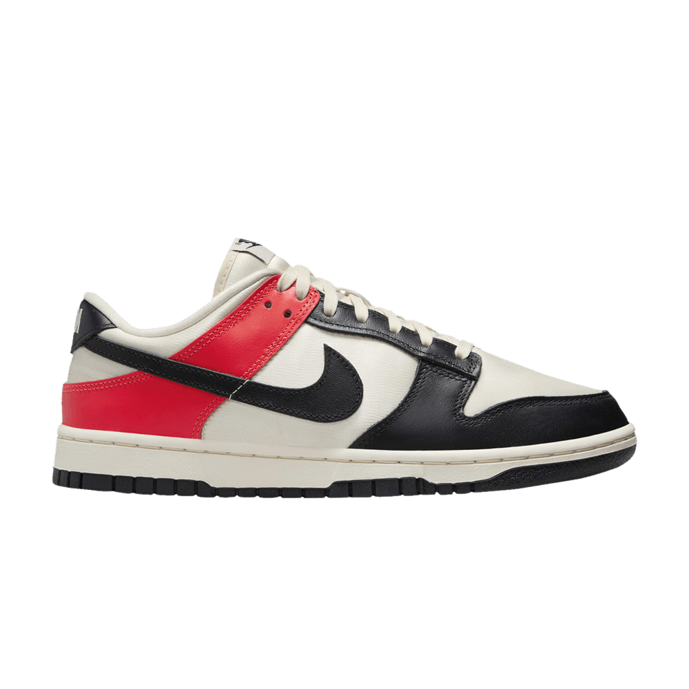 wmns-dunk-low-black-toe-bright-crimson-hq3423-635