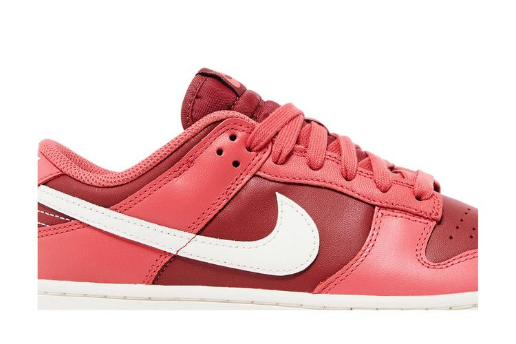 Кроссовки Nike Wmns Dunk Low 'Desert Berry'