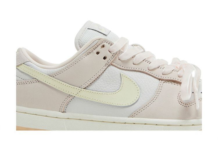Кроссовки Nike Wmns Dunk Low 'Light Soft Pink'