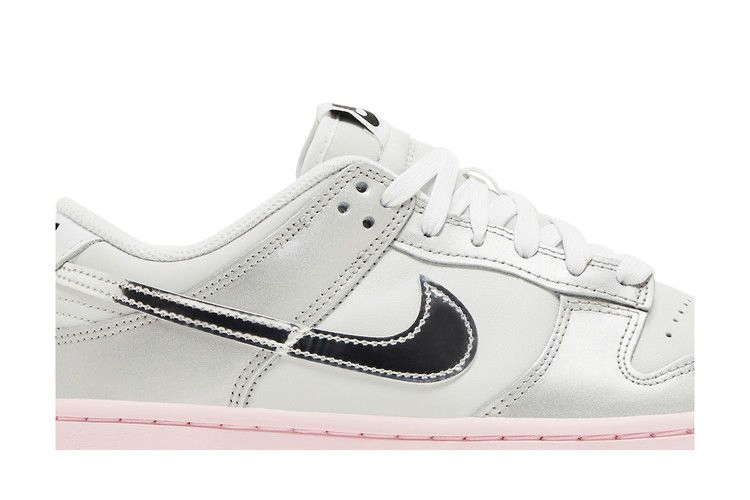 Кроссовки Nike Wmns Dunk Low LX 'Photon Dust Pink Foam'