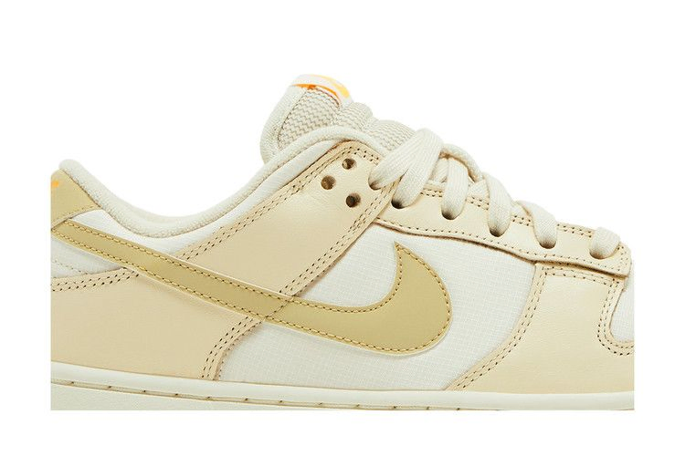 Кроссовки Nike Wmns Dunk Low 'Muslin Team Gold'