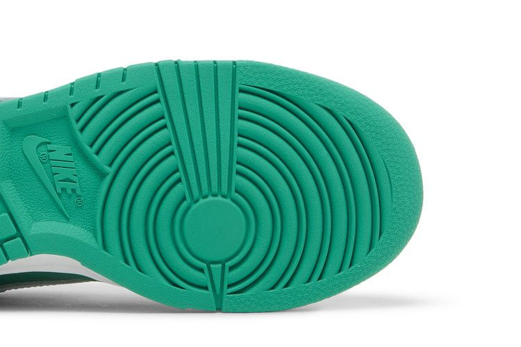 Кроссовки Nike Wmns Dunk Low 'Reverse Joker'