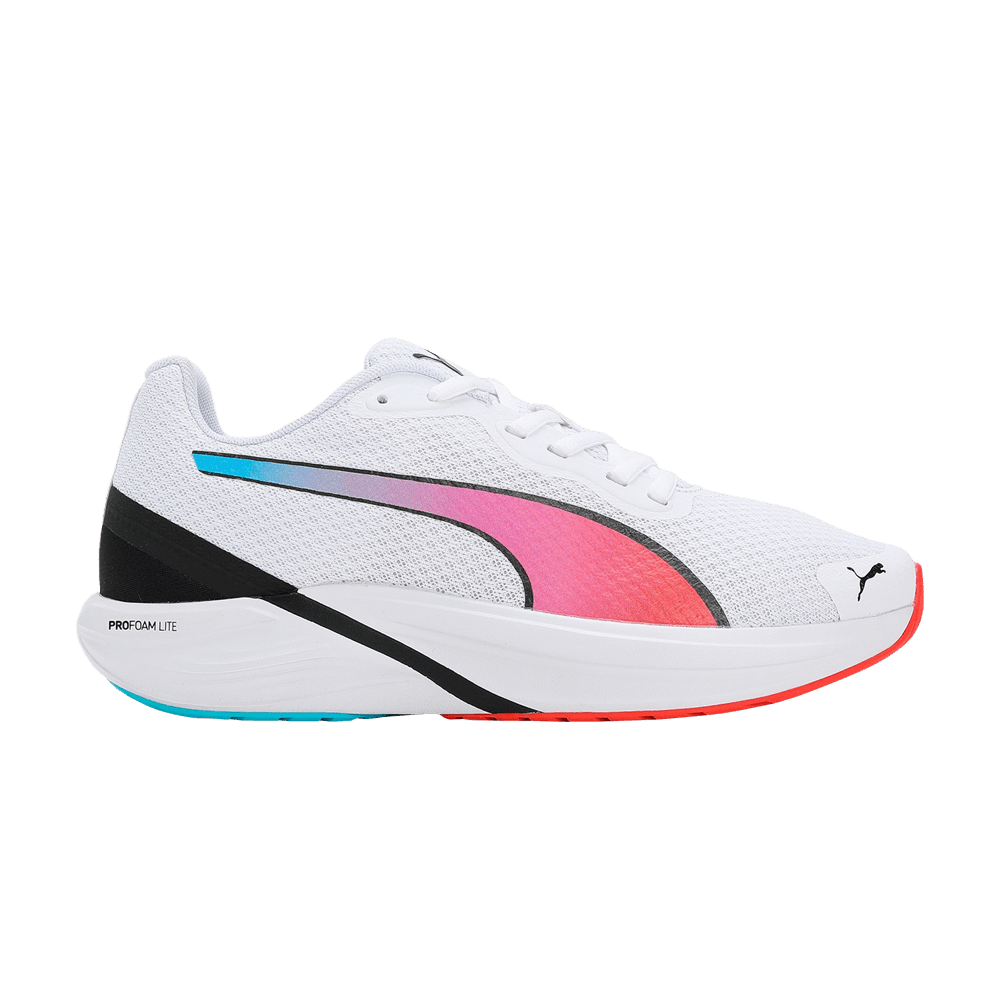 wmns-feline-profoam-fade-white-firelight-377200-01