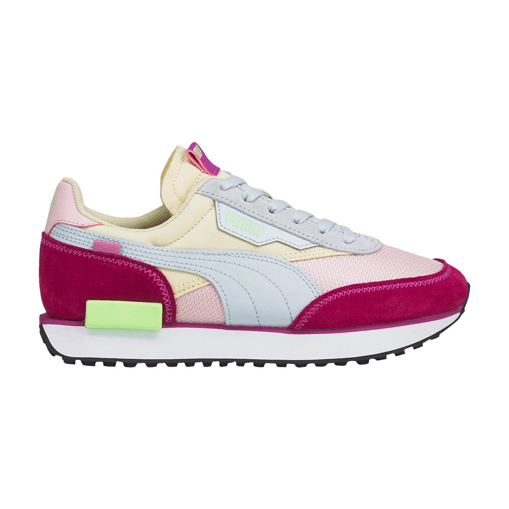 wmns-future-rider-soft-chalk-pink-anise-flower-381141-05