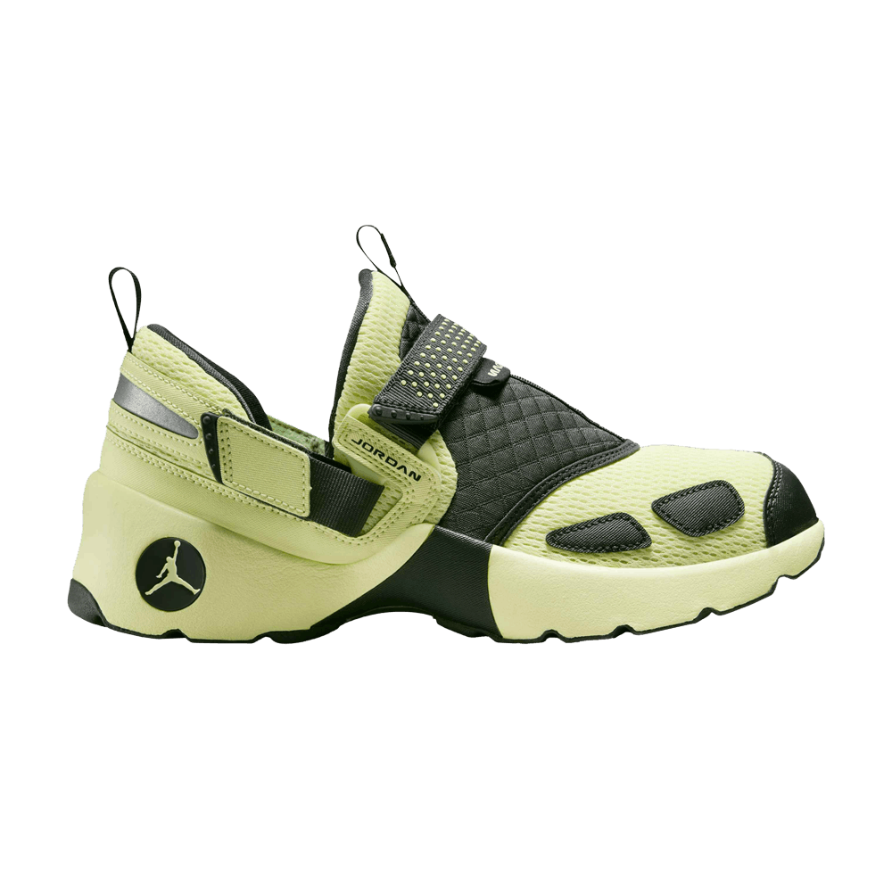 wmns-jordan-trunner-lx-luminous-green-hq2164-302