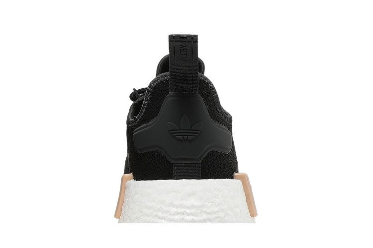 Кроссовки adidas Wmns NMD_R1 'Black Carbon'