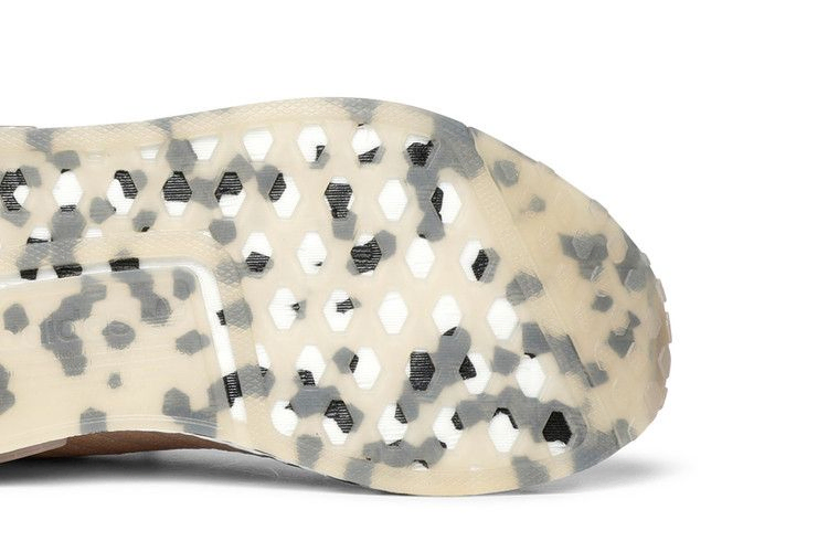 Кроссовки adidas Wmns NMD_R1 'Halo Blush'