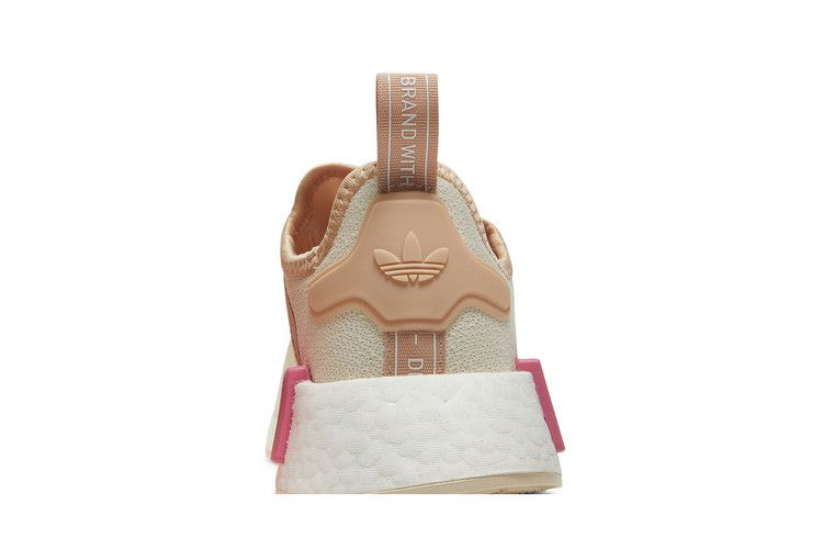 Кроссовки adidas Wmns NMD_R1 'Wonder White Halo Blush'