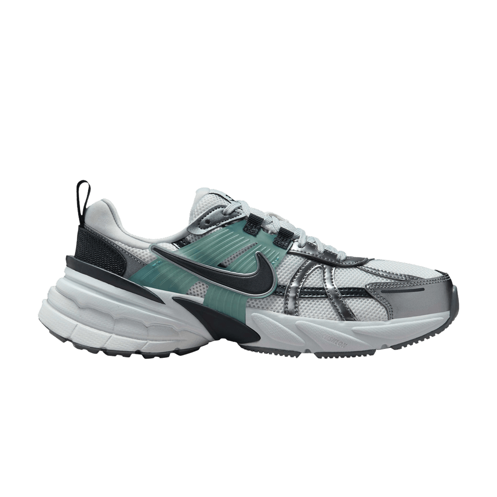wmns-v2k-run-summit-white-metallic-cool-grey-hq3484-121