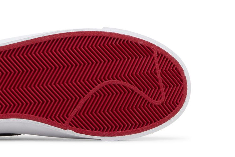 Кроссовки Nike Zoom Blazer Low Pro GT Premium SB 'Black Varsity Red'