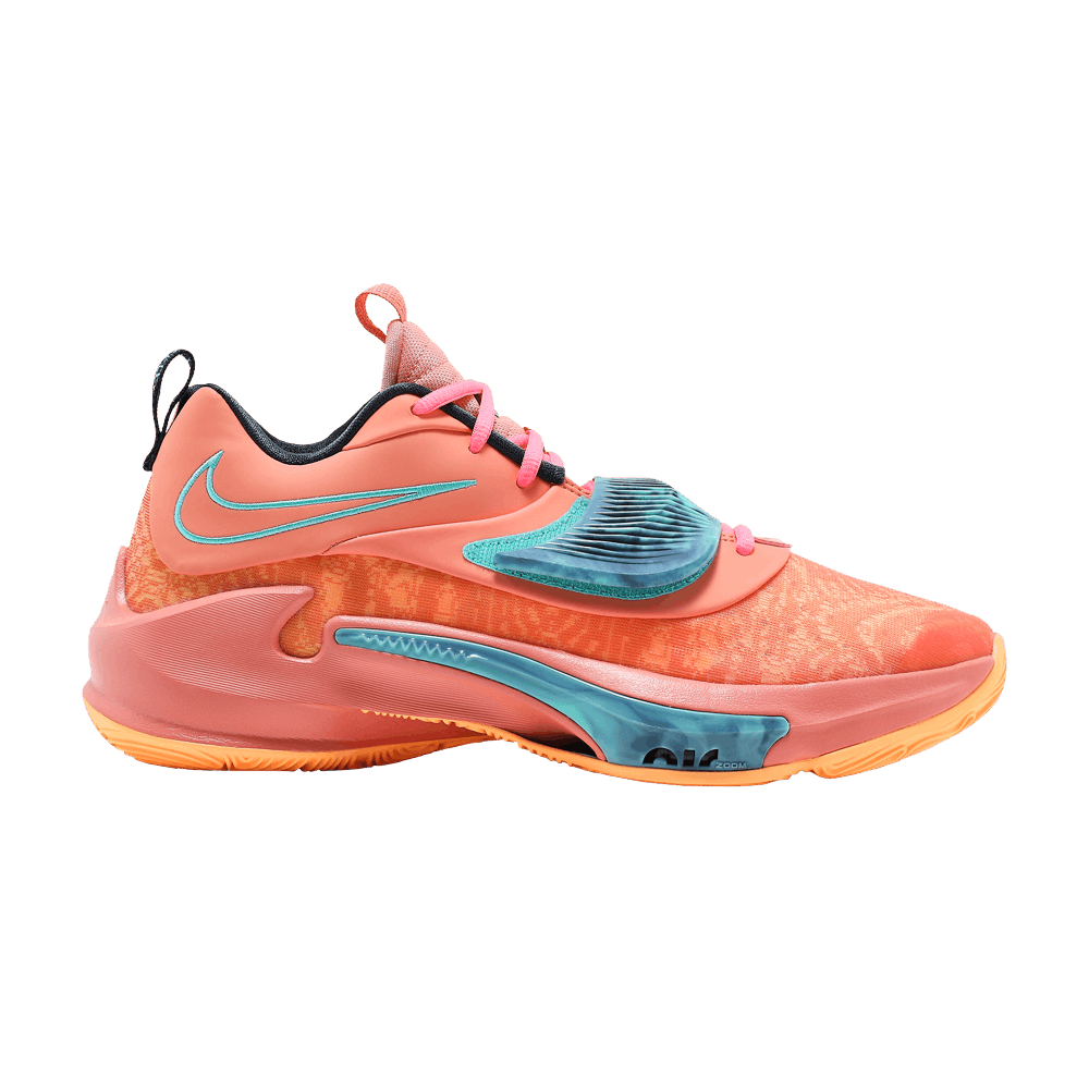 zoom-freak-3-stay-freaky-da0694-600