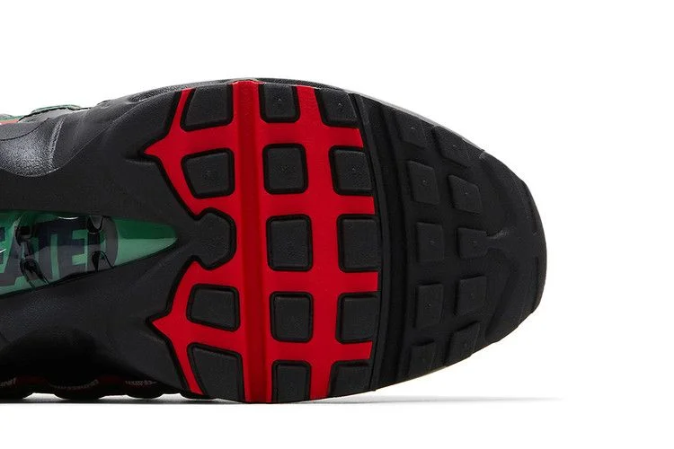 Кроссовки Undefeated x Nike Air Max 95 'Black'