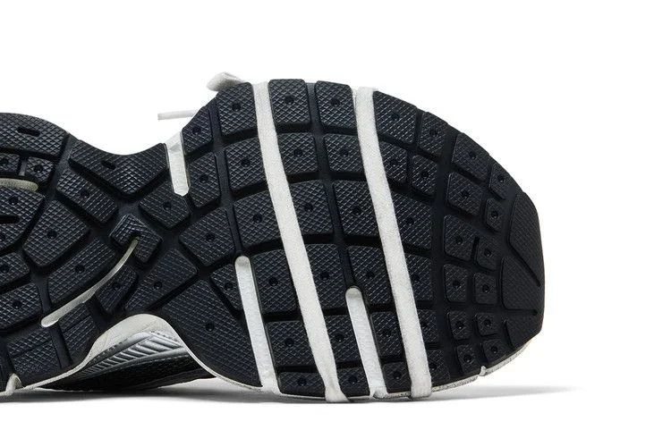 Кроссовки Balenciaga Wmns 3XL Sneaker 'Worn-Out Gradient - Black Grey White'