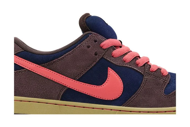 Кроссовки Nike Dunk Low SB 'Baroque Brown Adobe'