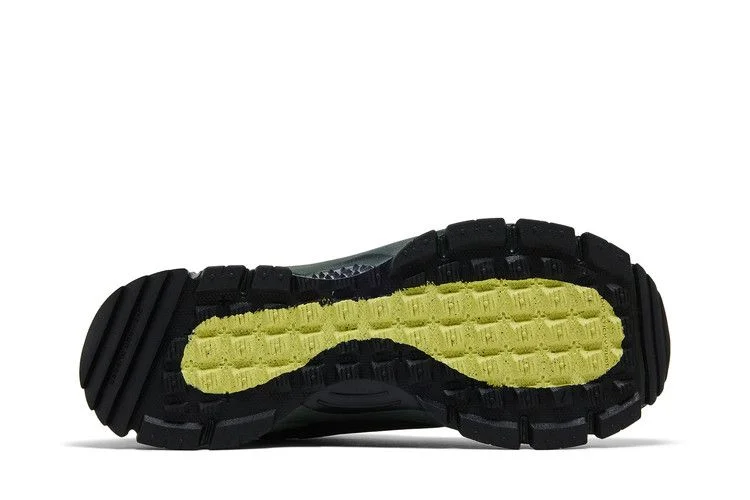 Кроссовки Nike Zoom Vomero Roam Winterized 'Sequoia/Light Lemon Twist/Black'