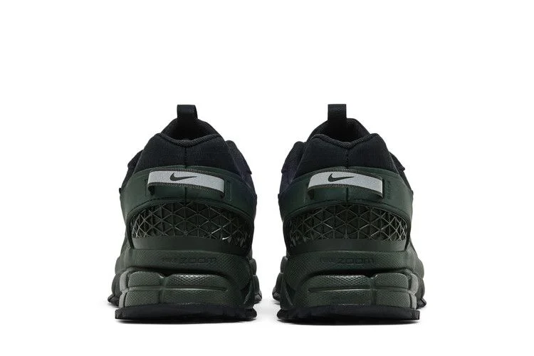 Кроссовки Nike Zoom Vomero Roam Winterized 'Sequoia/Light Lemon Twist/Black'