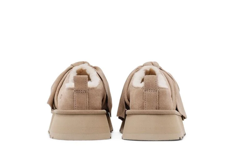 UGG Wmns Platform Slip-On Bow Slipper 'Sand'