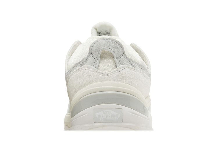 Кроссовки Vans AMZN Trailhead 'Blanc de Blanc'