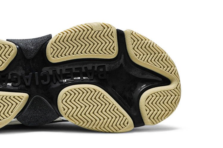 Кроссовки Balenciaga Wmns Triple S Sneaker 'Black Red'